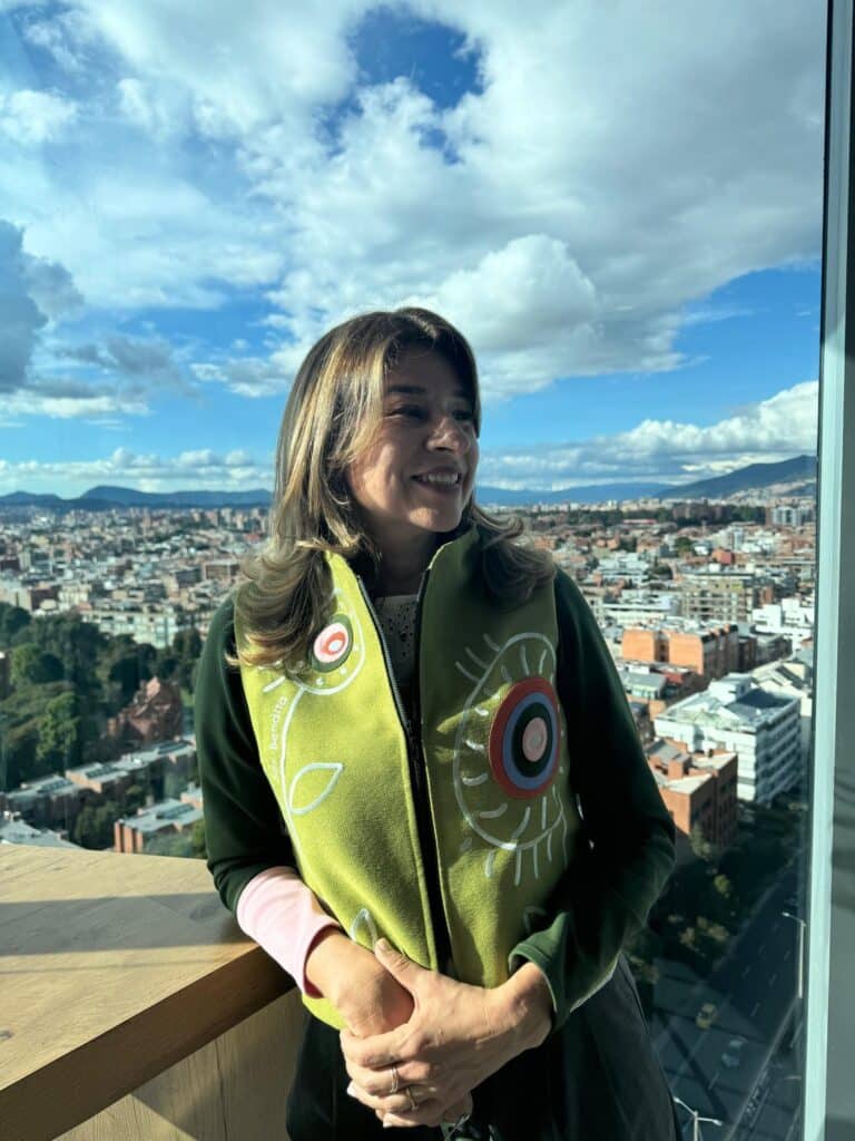 María Isabel Holguín en las oficinas de un cliente en Bogotá antes de un taller de liderazgo