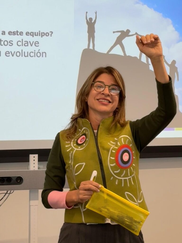 María Isabel Holguín presenta las claves de evolución del equipo en una sesión con líderes